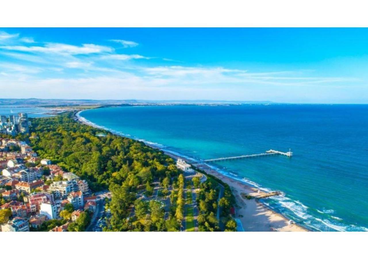 Luxury Apartment On The First Line To The Sea 布尔加斯 外观 照片